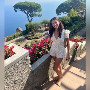 Meet your Posher, Julia